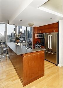4th image of 225 60th St