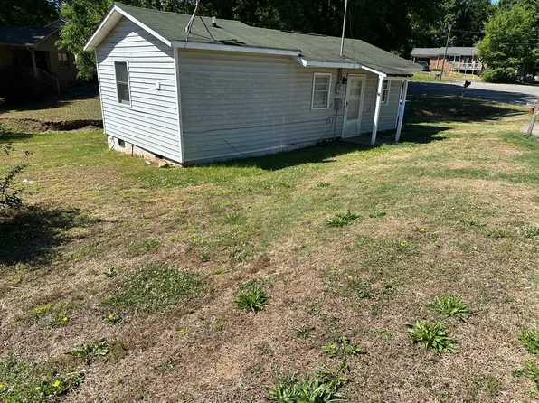 217 W Washington Ext, Mayodan, NC 27027