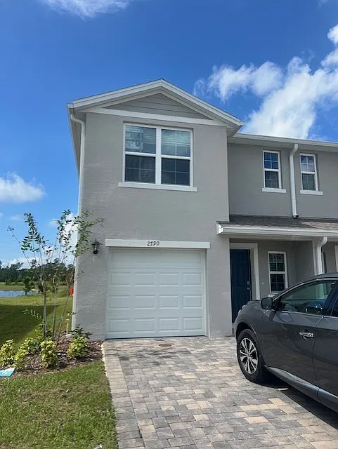 3 bed, 1463 sqft, $2,100 — Photo 2