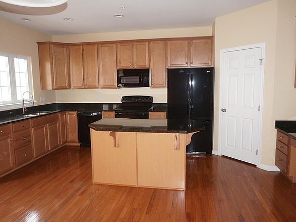 5th image of 3832 Fish Pond Ln