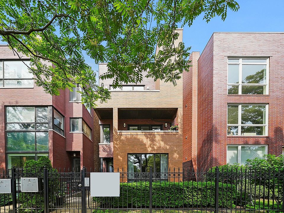 1st image of 1532 N Wood St #3