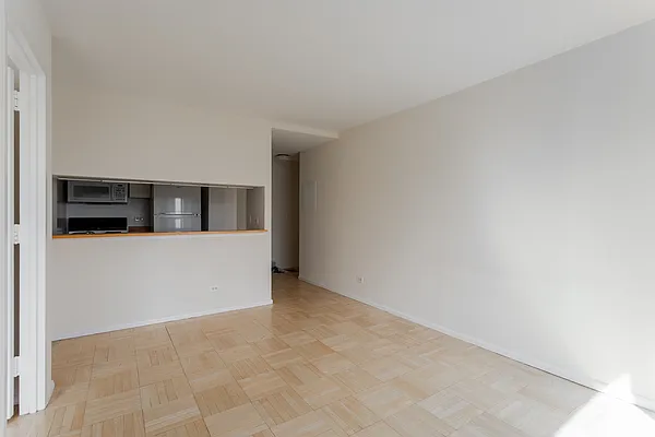 Rented by Bond New York | media 8