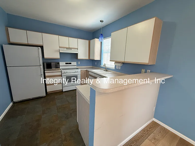 312 W Jamison Pl #5 — Photo 5