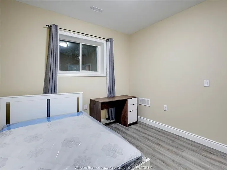 653 Bridge Ave — Photo 4
