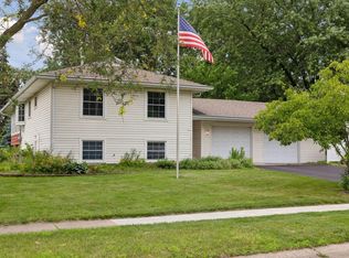 944 Redwell Ln, Apple Valley, MN 55124