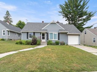 1910 25th St, Rockford, IL 61108