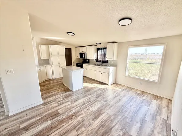500 E 7th St, Blair, OK 73526