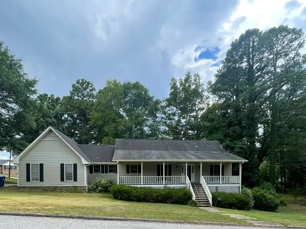 980 Brandywine Dr, Winder, GA 30680