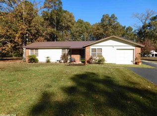 8209 Spring Lake Rd, Pine Bluff, AR 71603