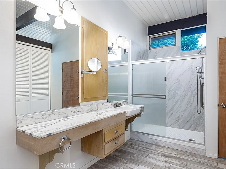 18349 Hiawatha St — Photo 20