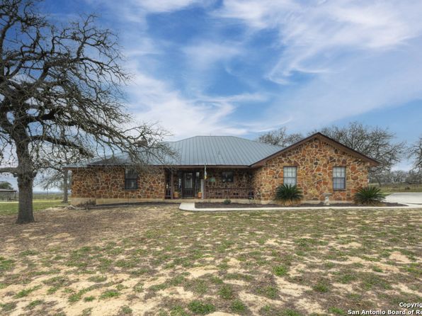 172 Home Place, Adkins, TX 78101
