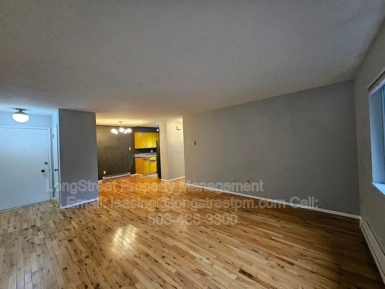 4606 NE Broadway St — Photo 9