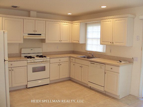 4th image of 175G Manorhaven Blvd