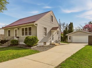 1006 10th Ave NW, Rochester, MN 55901