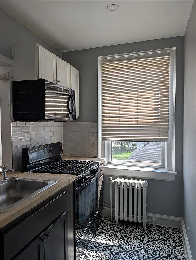 1458 Northampton St — Photo 4