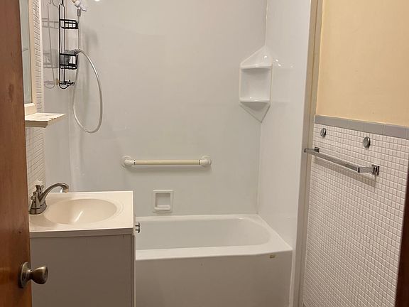4th image of 5036 Fort Ave