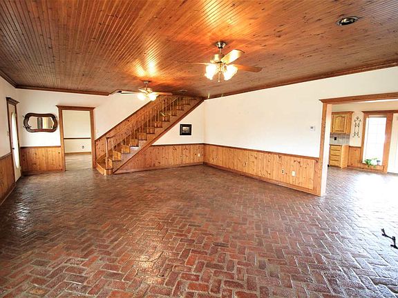 3rd image of 3019 Holly St