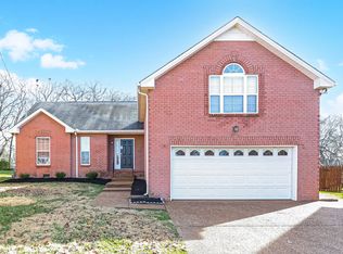 136 S Birchwood Dr, Hendersonville, TN 37075
