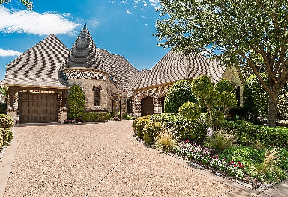 Beautiful Drive Up To 4927 Oak Knoll Lane Located In Coveted 'Starwood' Community. Homeowner Pays For Yard Care.