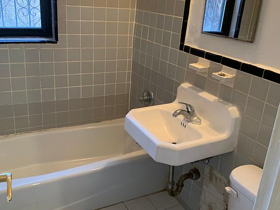 5th image of 425 Mount Prospect Ave APT 216