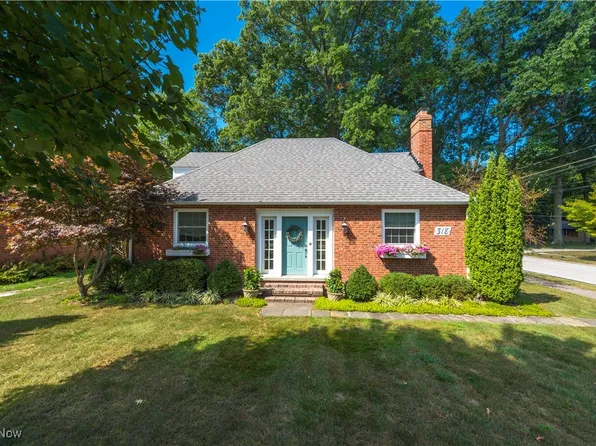 318 Bradley Rd, Bay Village, OH 44140