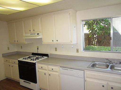 3rd image of 111 Cedar Ave APT 1