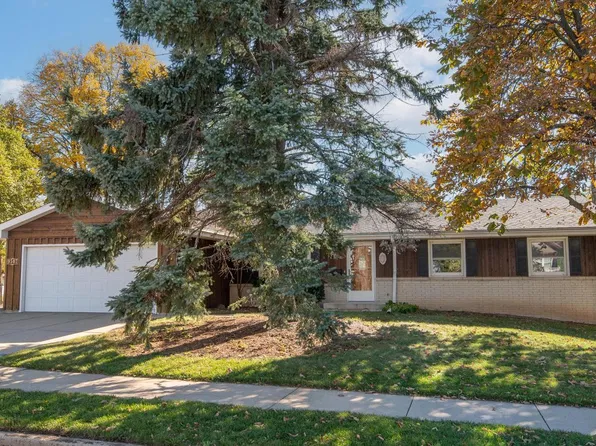 9507 W Schlinger AVENUE, West Allis, WI 53214