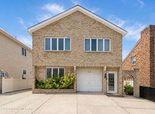 70 Roosevelt Ave, Staten Island, NY 10314