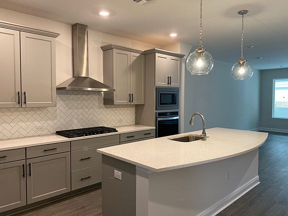 4th image of 2708 W North B St #2