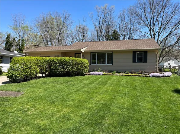 906 W Court Ave, Winterset, IA 50273