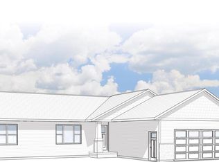 560 Still Waters Ln, Plover, WI 54467