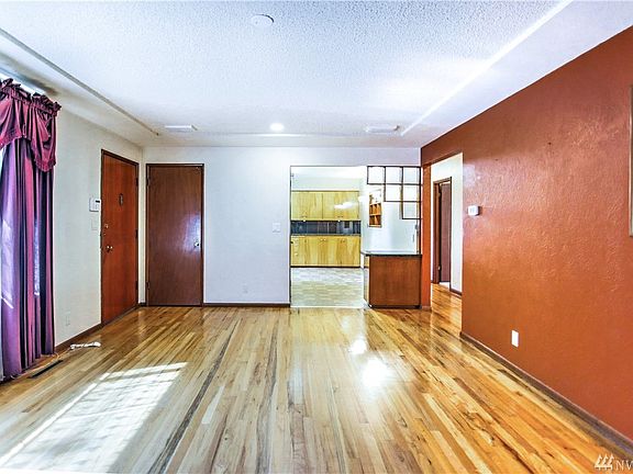3rd image of 8015 Fawcett Ave