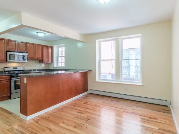 2214 Strauss Street image 4 of 6