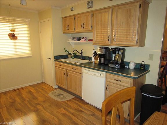 3rd image of 15265 Walnut Creek Dr