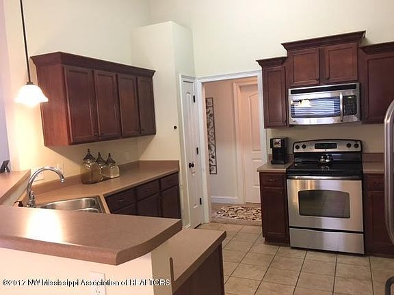 4th image of 3460 Lindsey Ln