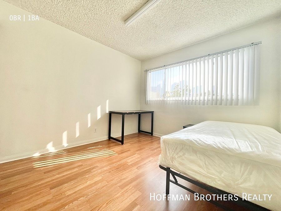 1st image of 935 Grattan St #105