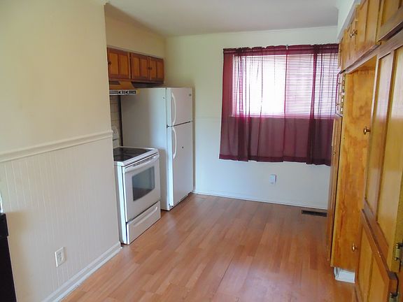 2nd image of 3740 Herbert Ave