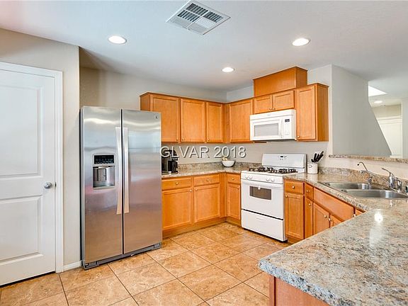 3rd image of 6973 Town Forest Ave