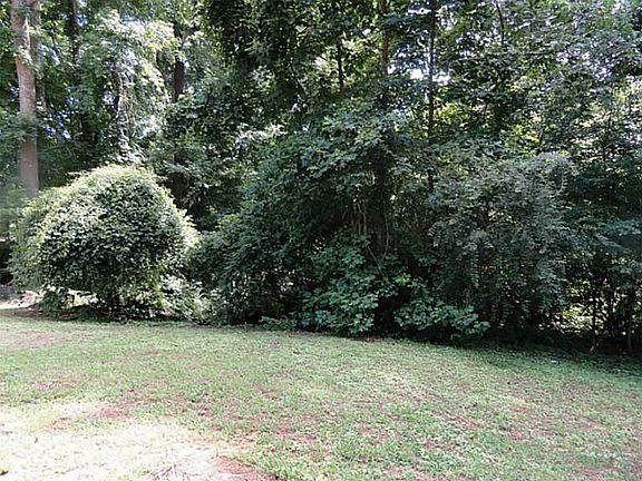 3rd image of 4584 Briarwood Dr