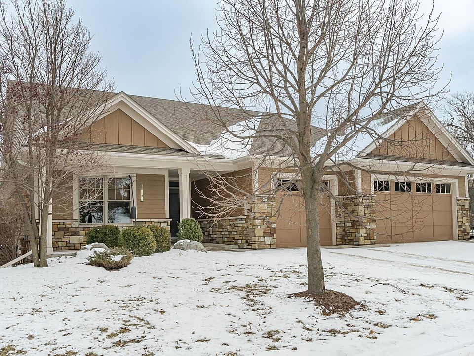 1st image of 848 Fox Valley Pl SW