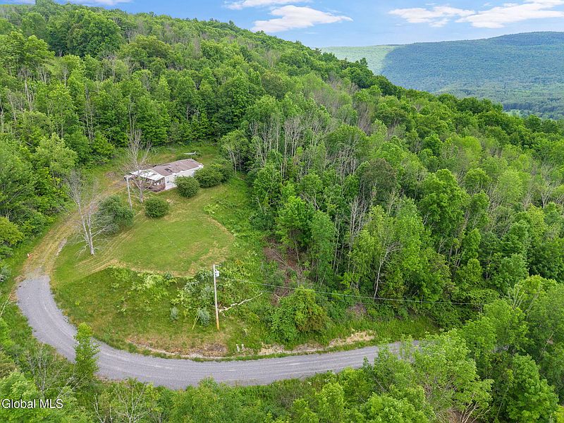 5th image of 127 Grassy Road