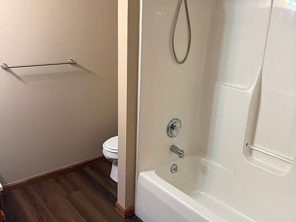 5th image of 94 Heather Rd #94