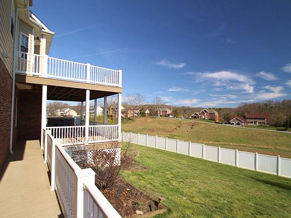 5th image of 273 Lamplighter Dr
