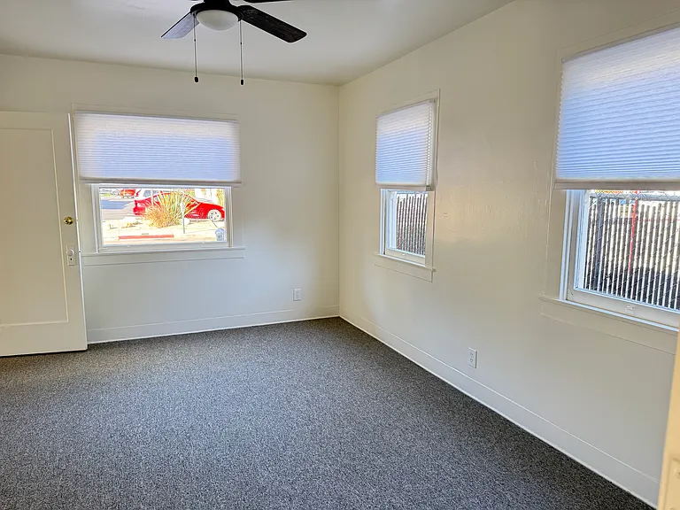 1137 Carmel St — Photo 5