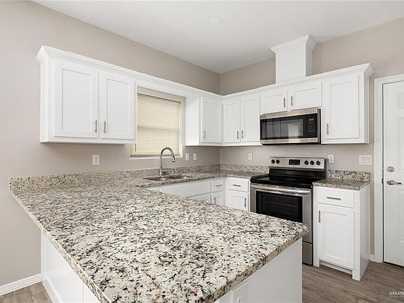 5th image of 1722 Davenport St #4