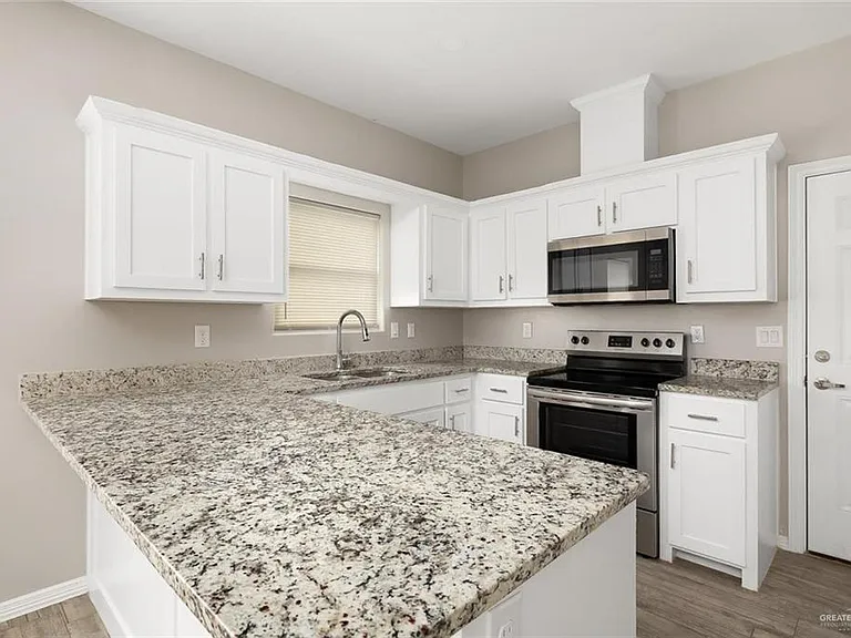 1723 Davenport St #2 — Photo 6