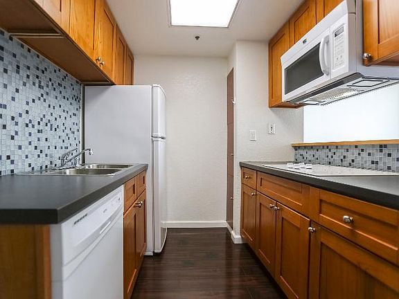 2nd image of 201 Harrison St APT 923