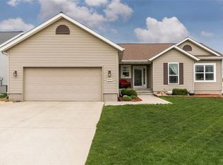 2114 Radcliffe Dr SW, Cedar Rapids, IA 52404