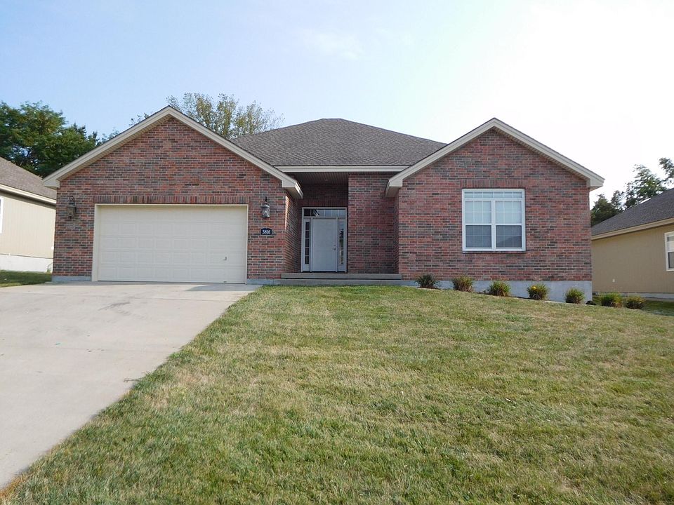 1st image of 3816 SW Briarwood Oaks Dr