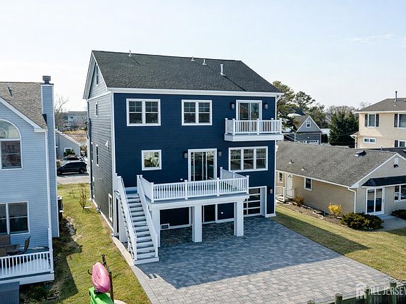 2nd image of 89 Club House Rd